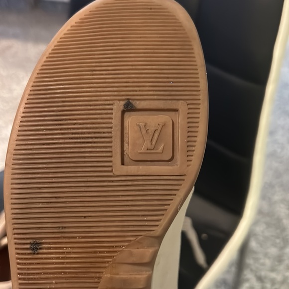 LOUIS VUITTON GENTLY WORN LADIES SNEAKERS…VINTAGE LV…LEATHER 100% AUTHENTIC - Picture 8 of 17